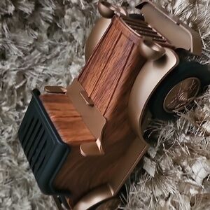 Classic Bluetooth Speaker Retro Car Model - Brown and Black